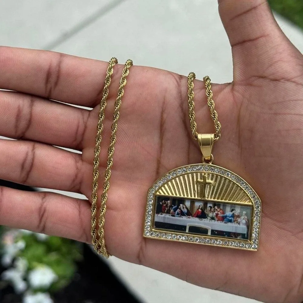 Gold Jesus Last Supper Pendant Necklace Cross Detail 24 Inch Rope Chain Mens